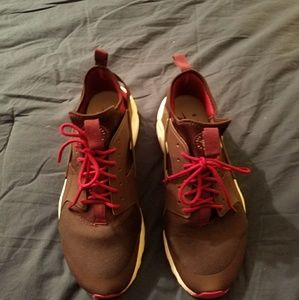 Nike Athletic Shoes worn twice